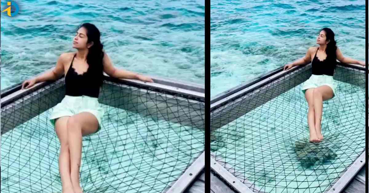 Avika Gore surprises fans with bikini photos
