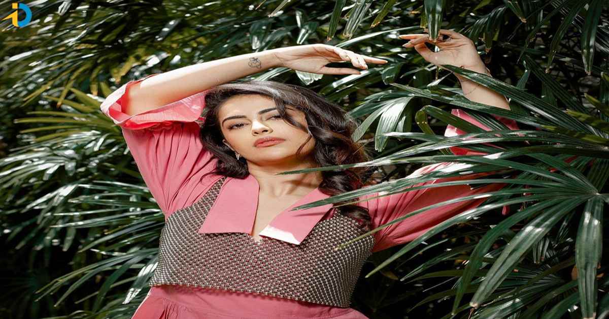 Avika Gore surprises fans with bikini photos