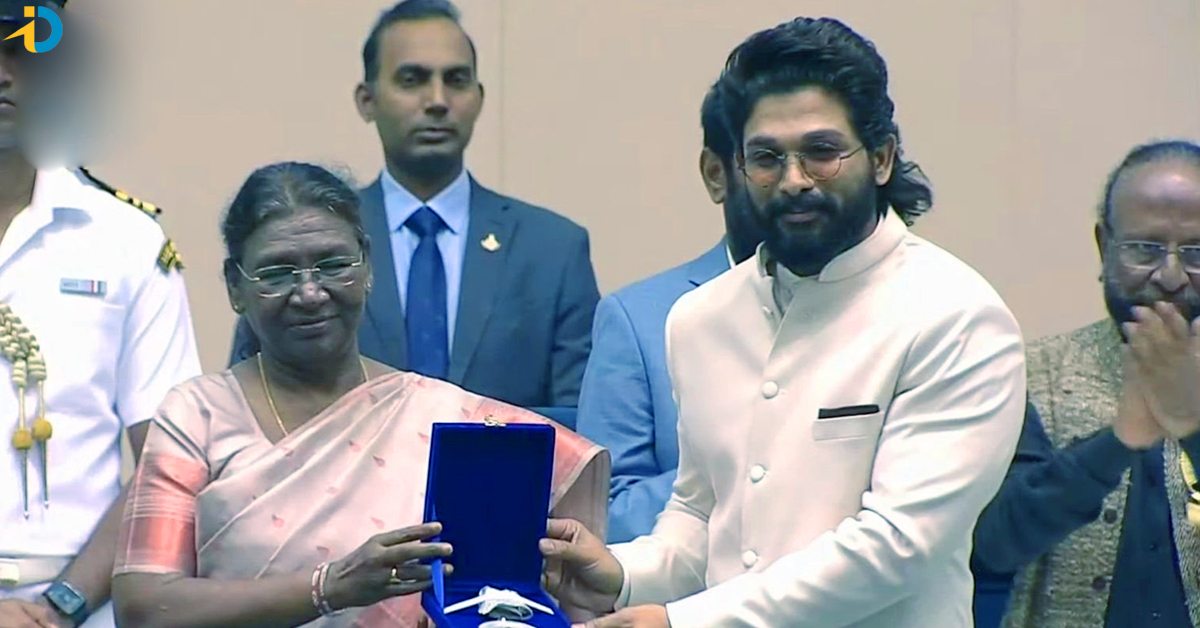 రాష్ట్రపతి చేతుల మీదుగా అవార్డును అందుకున్న బన్నీ