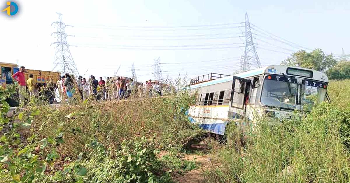 bus accident at warangal 