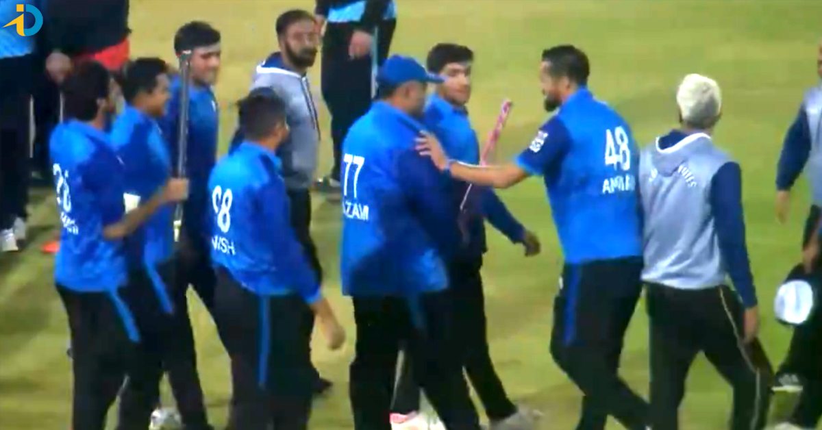 pakistan players did worest thing in ground 