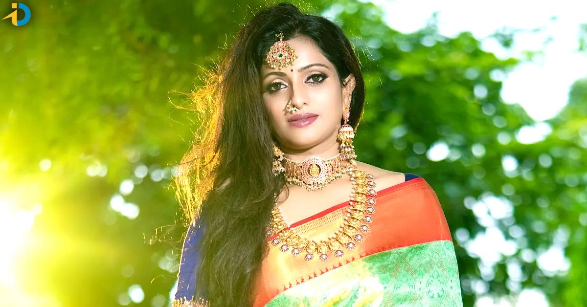 Uday Bhanu: పాలకూరపై కామెంట్లు.. ఉదయభానును టార్గెట్‌ చేస్తున్న నెటిజన్లు..