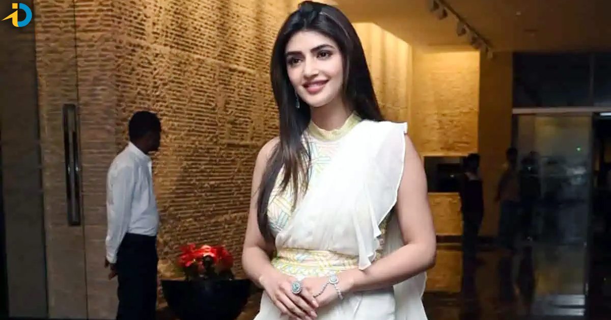 Do you remember this child star heroine in Telugu