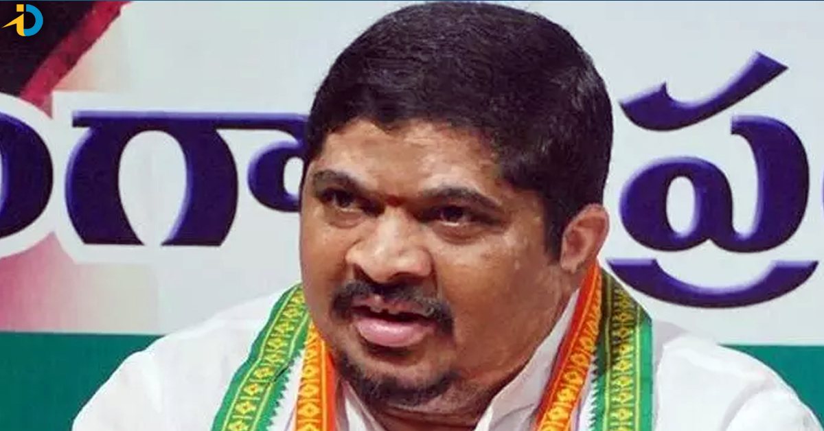 ponnam prabhakar comments on praja palana application