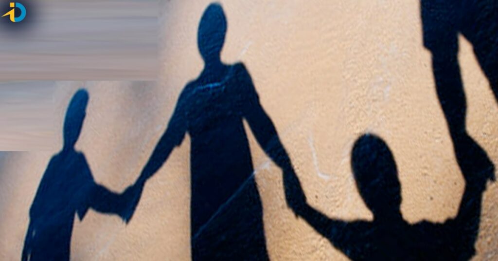 Mother died with daughter and son