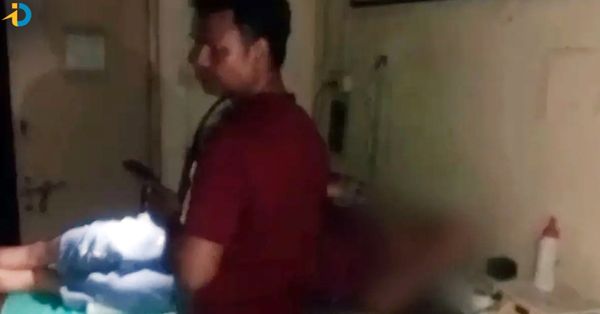 Pregnant women undergo surgery in the light of a cell phone