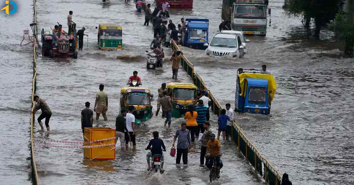 Heavy Rains: తెలంగాణలో భారీ వర్షాలు.. 13 జిల్లాలకు ఎల్లో అలర్ట్‌