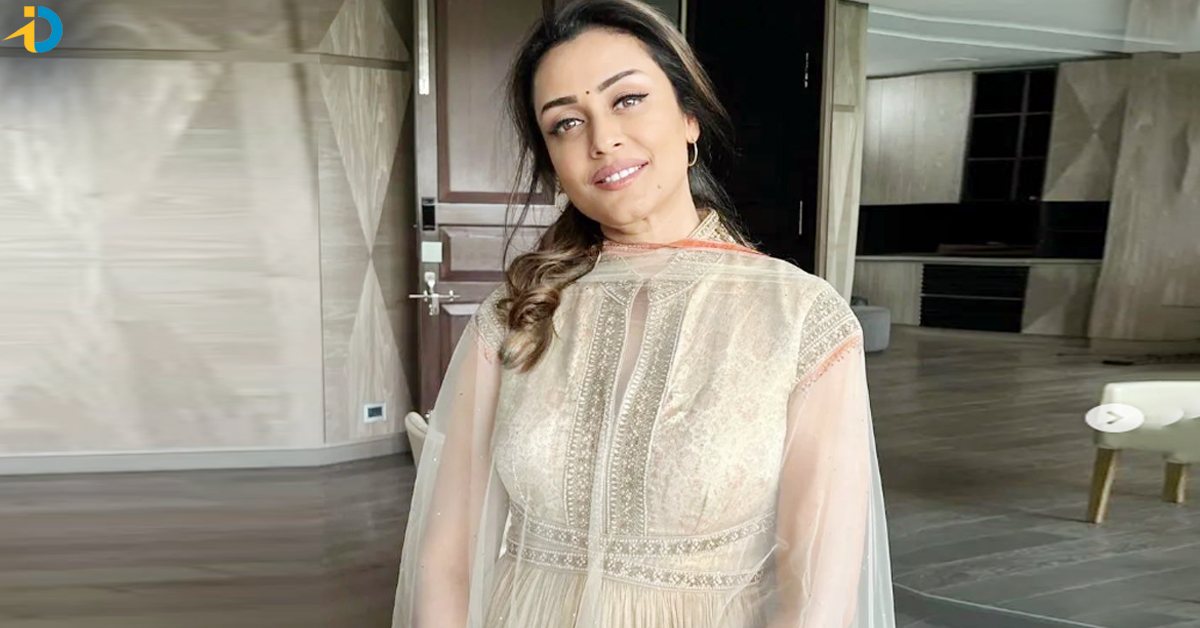 Namrata Shirodkar: సినిమాలలోకి నమ్రతా రీ ఎంట్రీ ! ఎంత వరకు నిజం ?