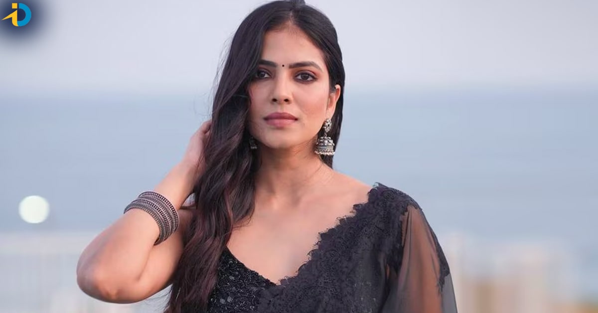 Malavika mohanan childhood photo