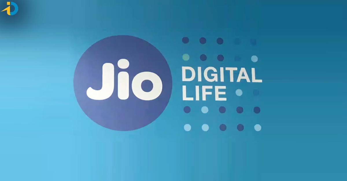 Jio Airfiber: రూ.50తో జియో ఎయిర్ ఫైబర్ బుక్ చేసుకుంటే ఏడాది పాటు ఫ్రీ డేటా పొందే ఛాన్స్!