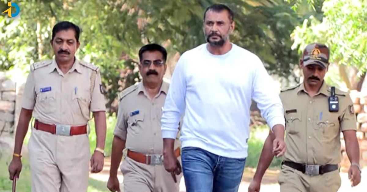 వీడియో: మీడియాకు మధ్య వేలు చూపించిన దర్శన్! నెటిజన్ల కామెంట్స్ వైరల్..