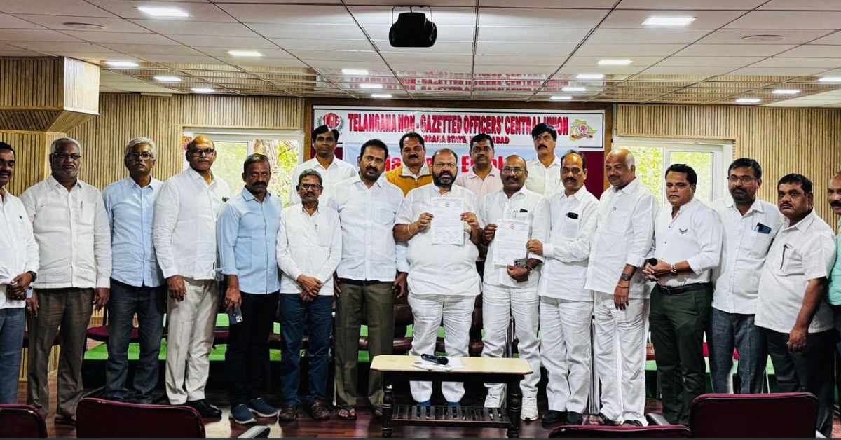 Telangana employees support the flood victims 