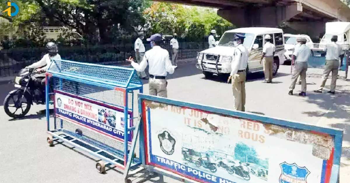 HYD వాహనదారులకు  అలర్ట్.. ఆ రూట్లలో వెళ్లకండి!