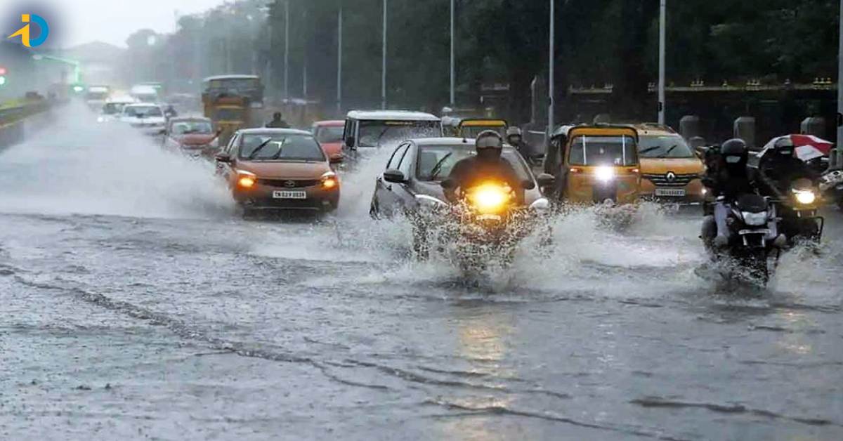 హైదరాబాద్ లో పలు చోట్ల కుండపోత వర్షం.. ఆ రూట్లలో అస్సలు వెళ్లకండి