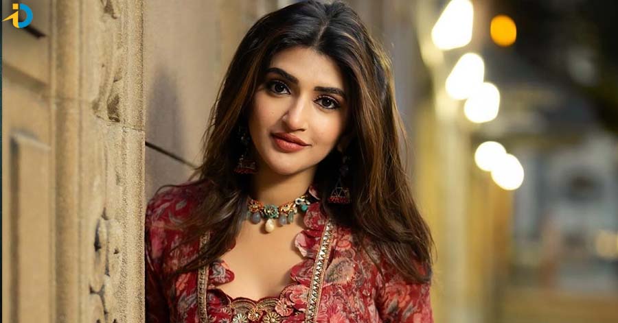 బాలీవుడ్ లో శ్రీలీలకు మరో బంపర్ ఆఫర్..  కానీ !!