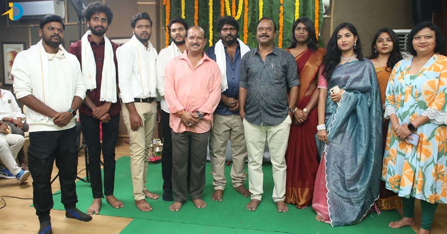 పూజా కార్యక్రమాలతో ఘనంగా ప్రారంభమైన  “బ్యాచిలర్స్ ప్రేమకథలు”